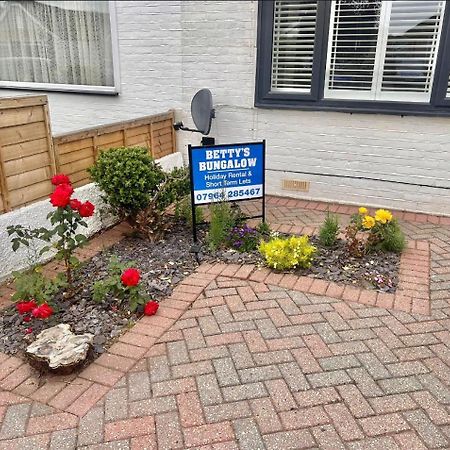 Betty'S Bungalow Lancing Luaran gambar